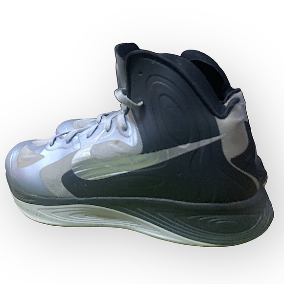 NIKE HYPERFUSE Hard to Find Mens Size 16 Grey Black Excellent Condition - Picture 3 of 13